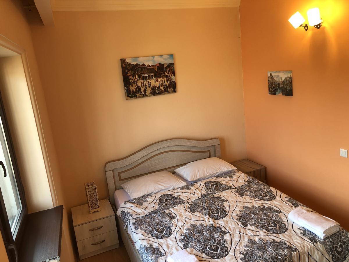 Ms. Jackson Hostel Tbilisi Ngoại thất bức ảnh