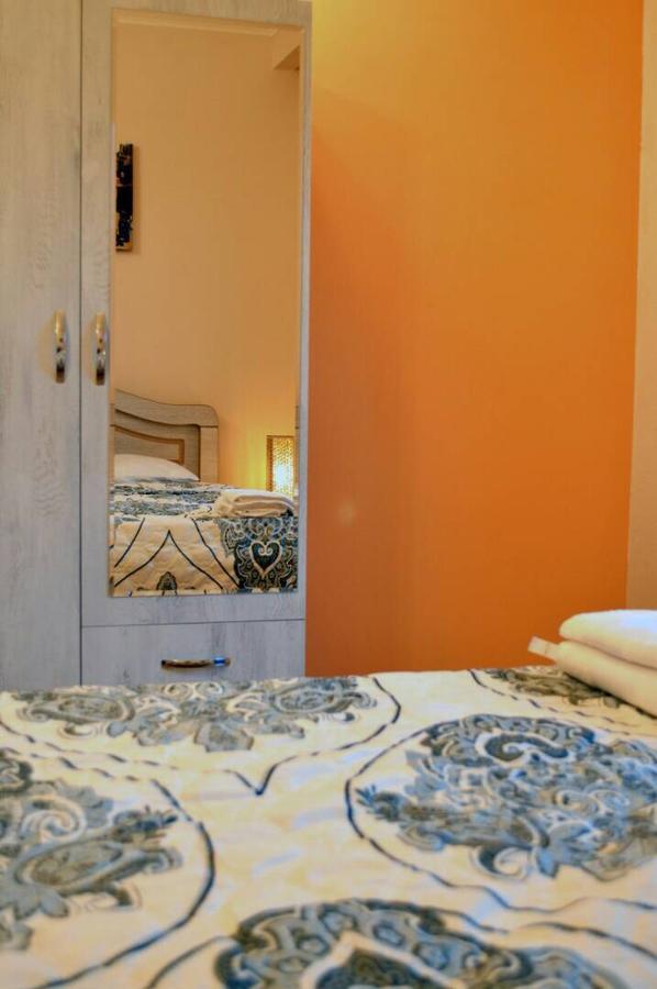 Ms. Jackson Hostel Tbilisi Ngoại thất bức ảnh