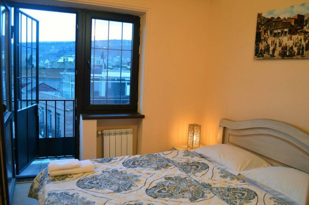 Ms. Jackson Hostel Tbilisi Ngoại thất bức ảnh