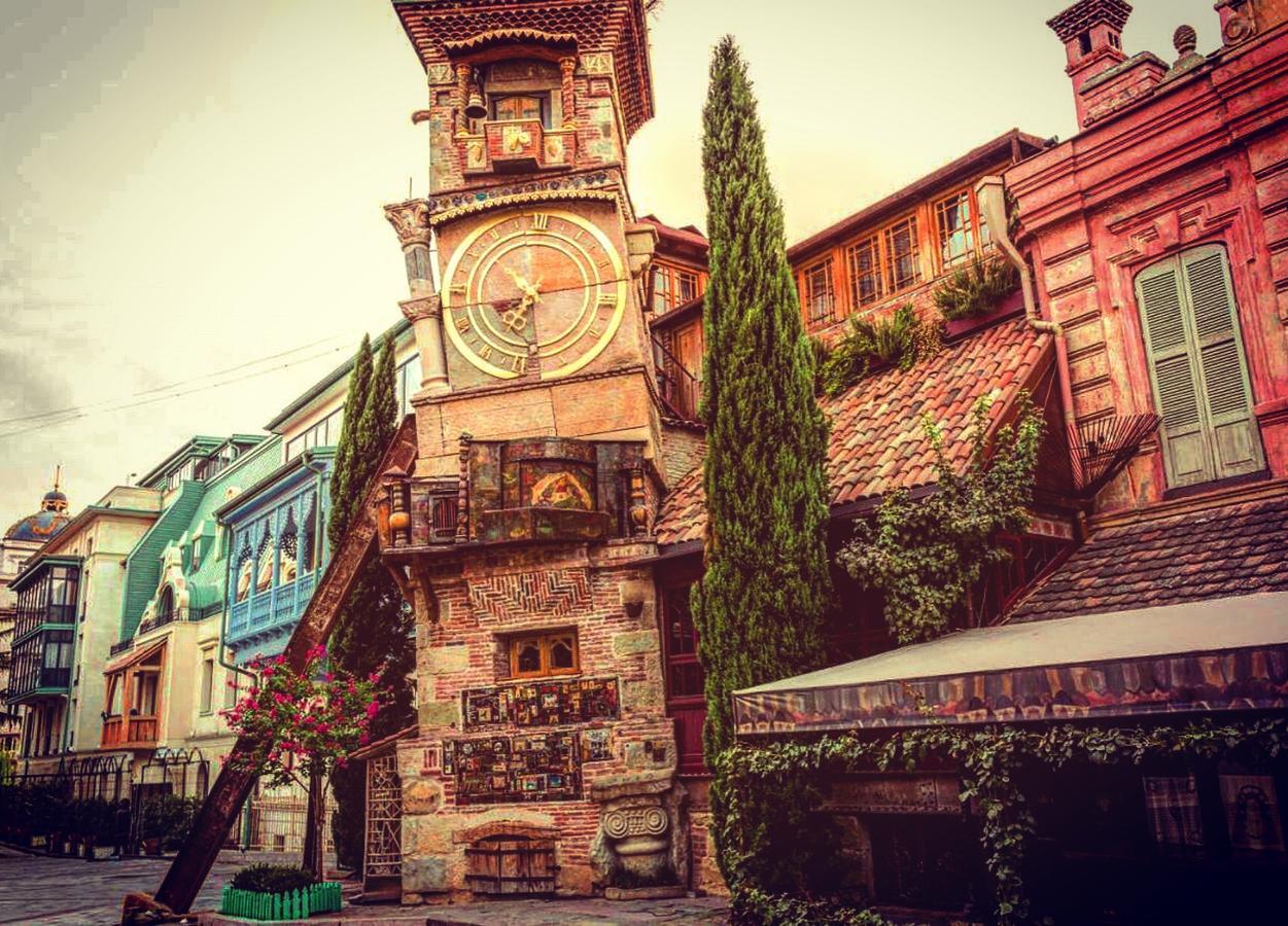 Ms. Jackson Hostel Tbilisi Ngoại thất bức ảnh